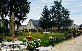 Chateau De La Thibaudiere Bois Savary - Chambre Familiale Du Roi