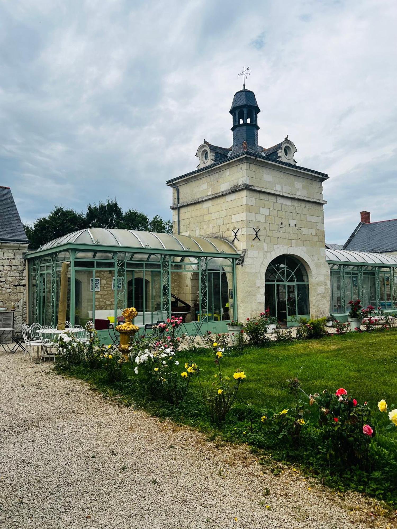 Chateau De La Thibaudiere Bois Savary - Chambre Familiale Du Roi Allonnes  Extérieur photo
